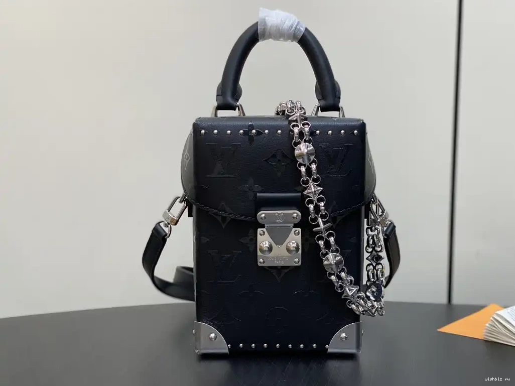 WIS Canvas Monogram Box VUITTON Camera LOUIS 0504